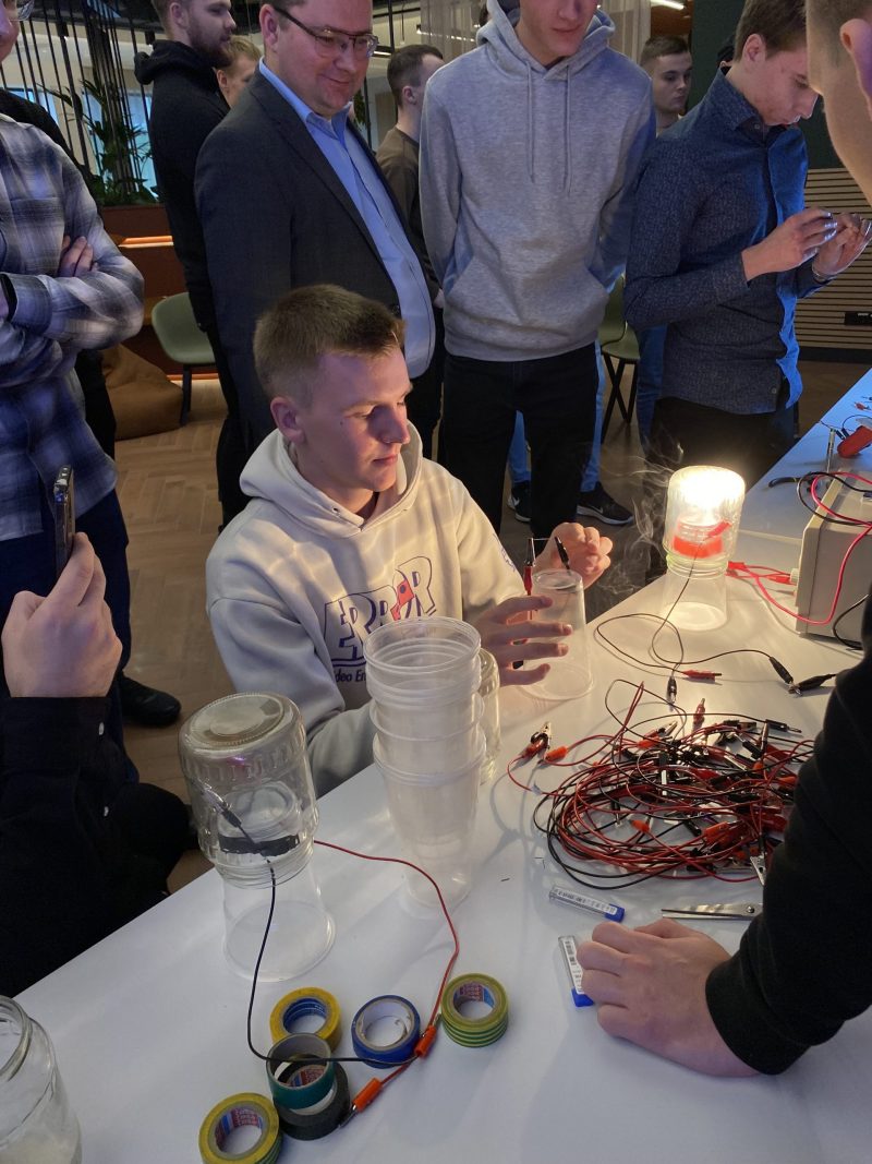 <strong>Susitikimas su ateities energetikos kūrėjais</strong>