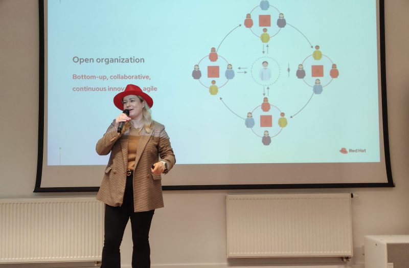  <strong>„Red Hat“ akademijoje, veikiančioje Kauno informacinių technologijų mokykloje– svarbus IT specialistų ir verslo susitikimas</strong>
