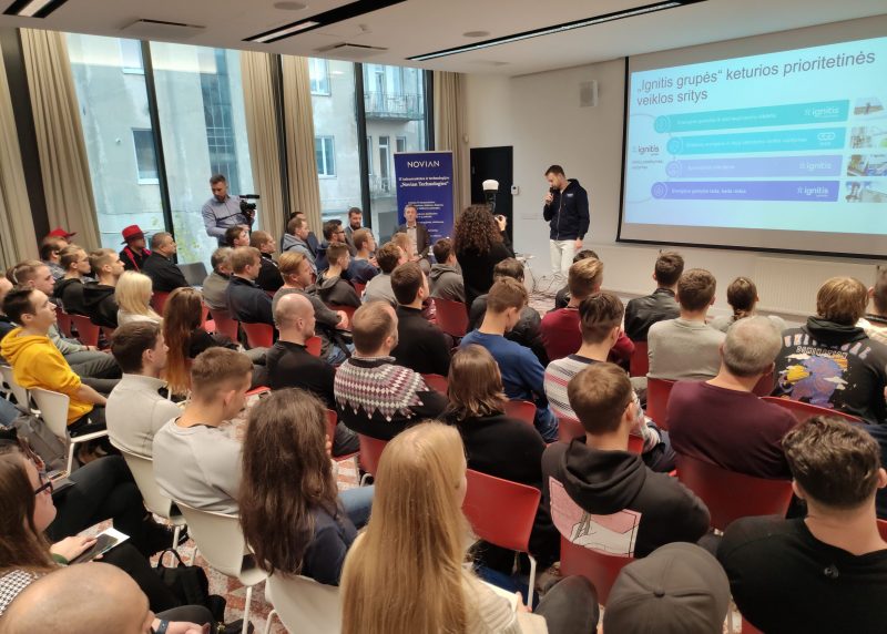  <strong>„Red Hat“ akademijoje, veikiančioje Kauno informacinių technologijų mokykloje– svarbus IT specialistų ir verslo susitikimas</strong>