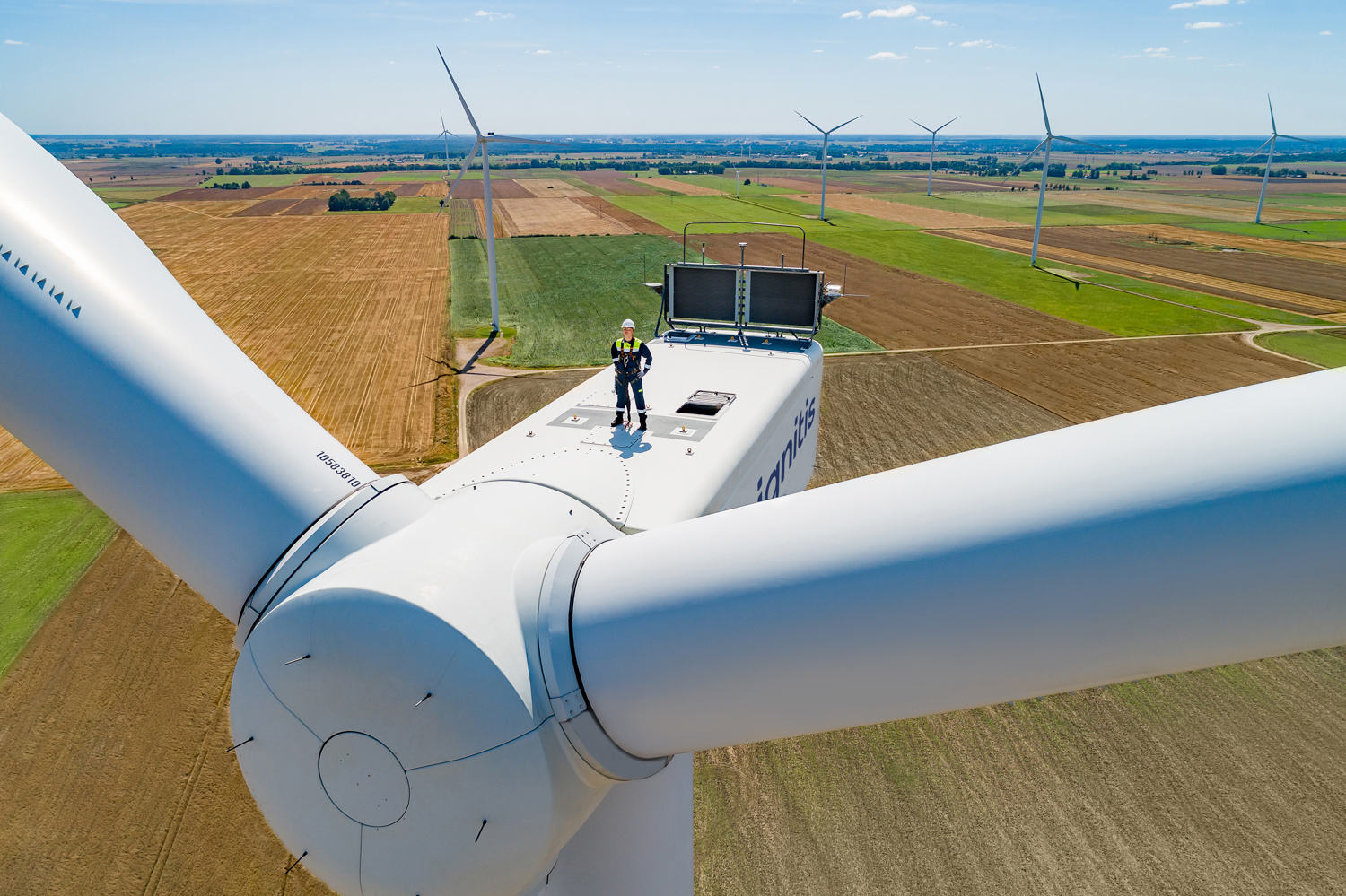 Profesionalai, dirbantys arčiau debesų: kas yra tie žmonės, prižiūrintys vėjo elektrines?