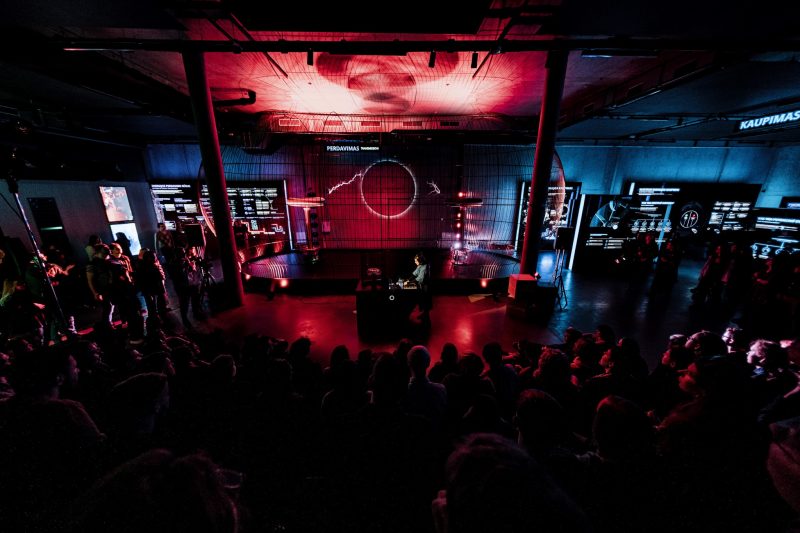  Koncertas ETM Virsmo salėje: MONIKAZE LIVE x TESLA